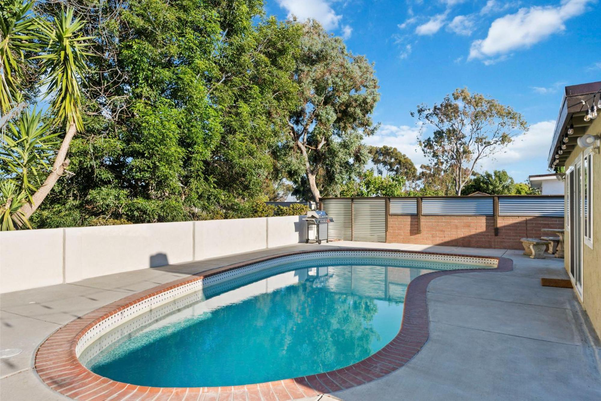 Beautiful Pool In The Heart Of *