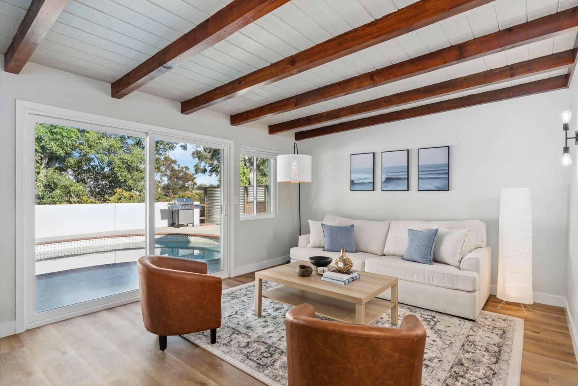 Beautiful Pool In The Heart Of Holiday home San Diego